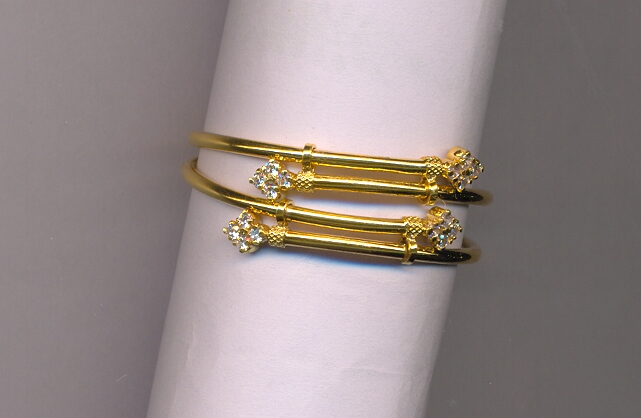 GOLD BANGLE BABY