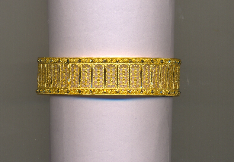GOLD BANGLE