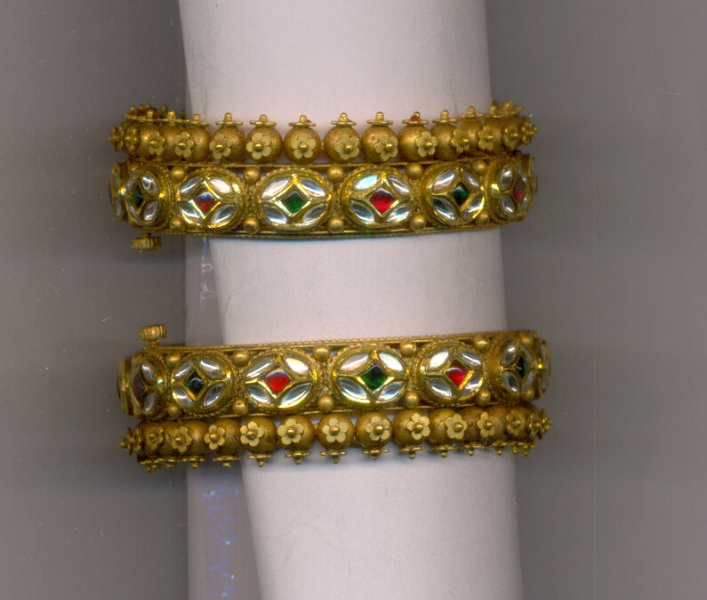 GOLD BANGLE ANTIQUE EXCLUSIVE