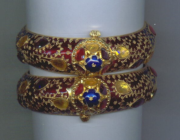GOLD BANGLE ANTIQUE EXCLUSIVE