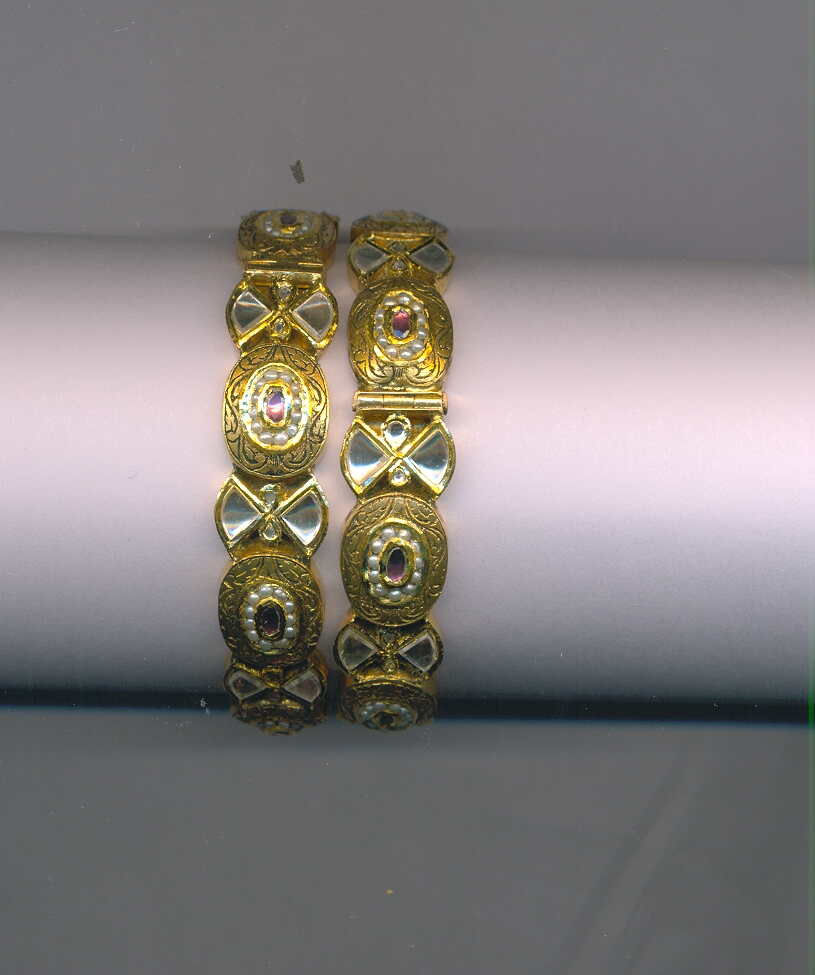 GOLD BANGLE ANTIQUE EXCLUSIVE