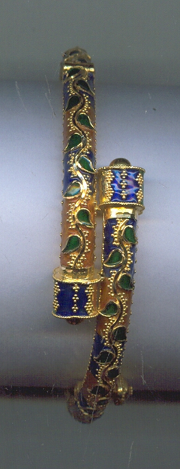GOLD BANGLE DESIGNER EXCLUSIVE