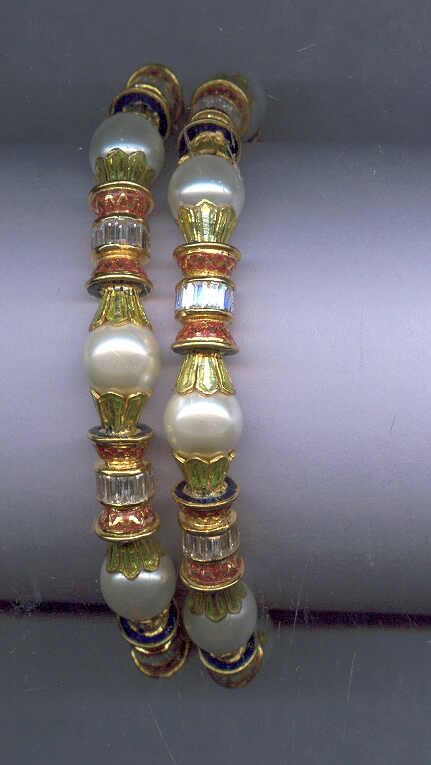 GOLD BANGLE DESIGNER EXCLUSIVE