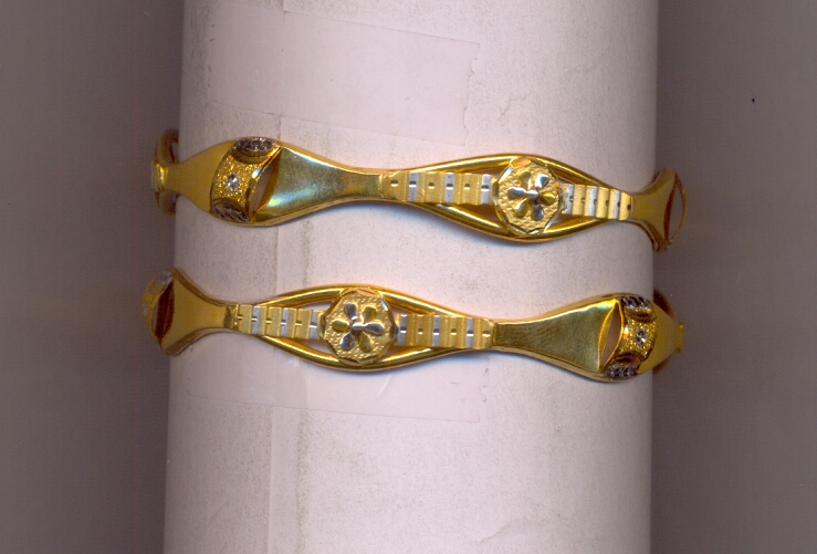 GOLD BANGLE PLAIN EXCLUSIVE
