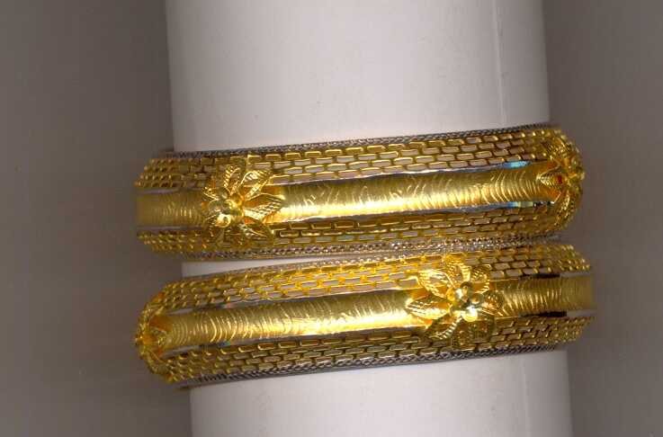 GOLD BANGLE PLAIN EXCLUSIVE