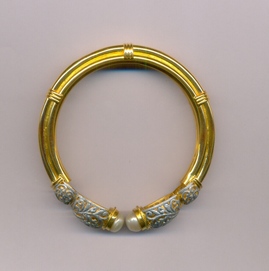 GOLD BANGLE PLAIN EXCLUSIVE