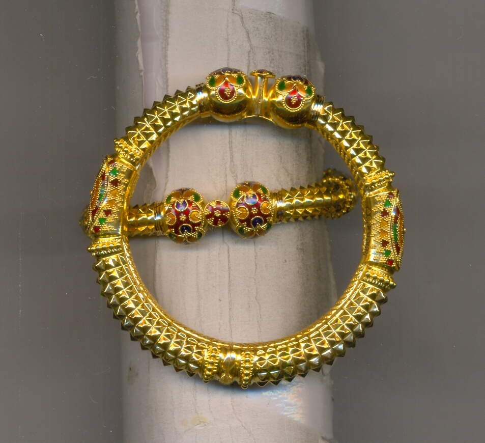 GOLD BANGLE PLAIN EXCLUSIVE
