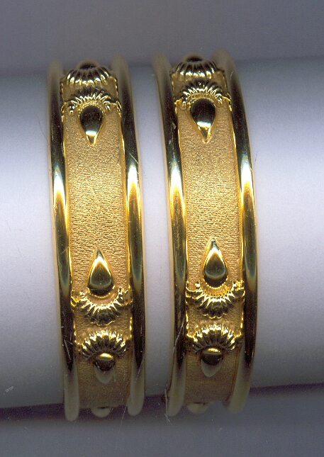 GOLD BANGLE PLAIN EXCLUSIVE