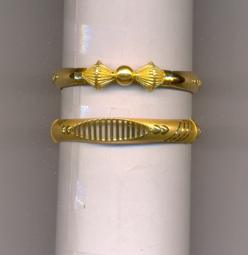 GOLD BANGLE PLAIN EXCLUSIVE