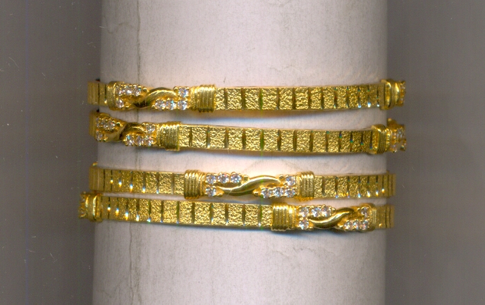 GOLD BANGLE PLAIN EXCLUSIVE