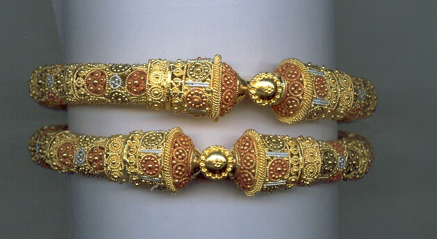 GOLD BANGLE PLAIN EXCLUSIVE
