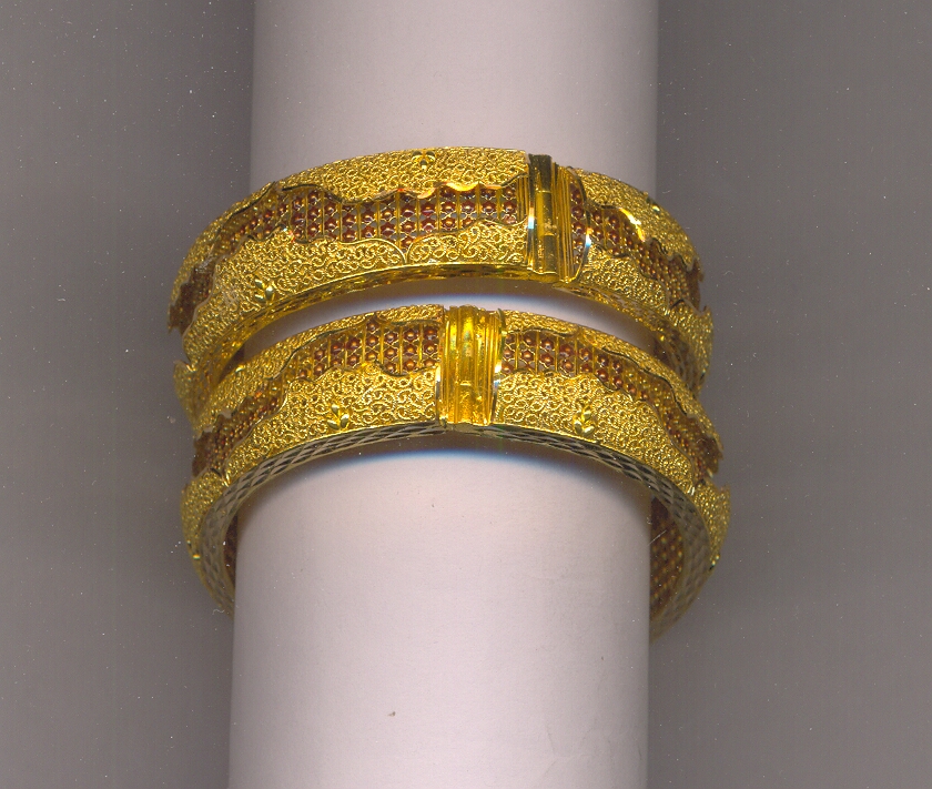 GOLD BANGLE PLAIN EXCLUSIVE