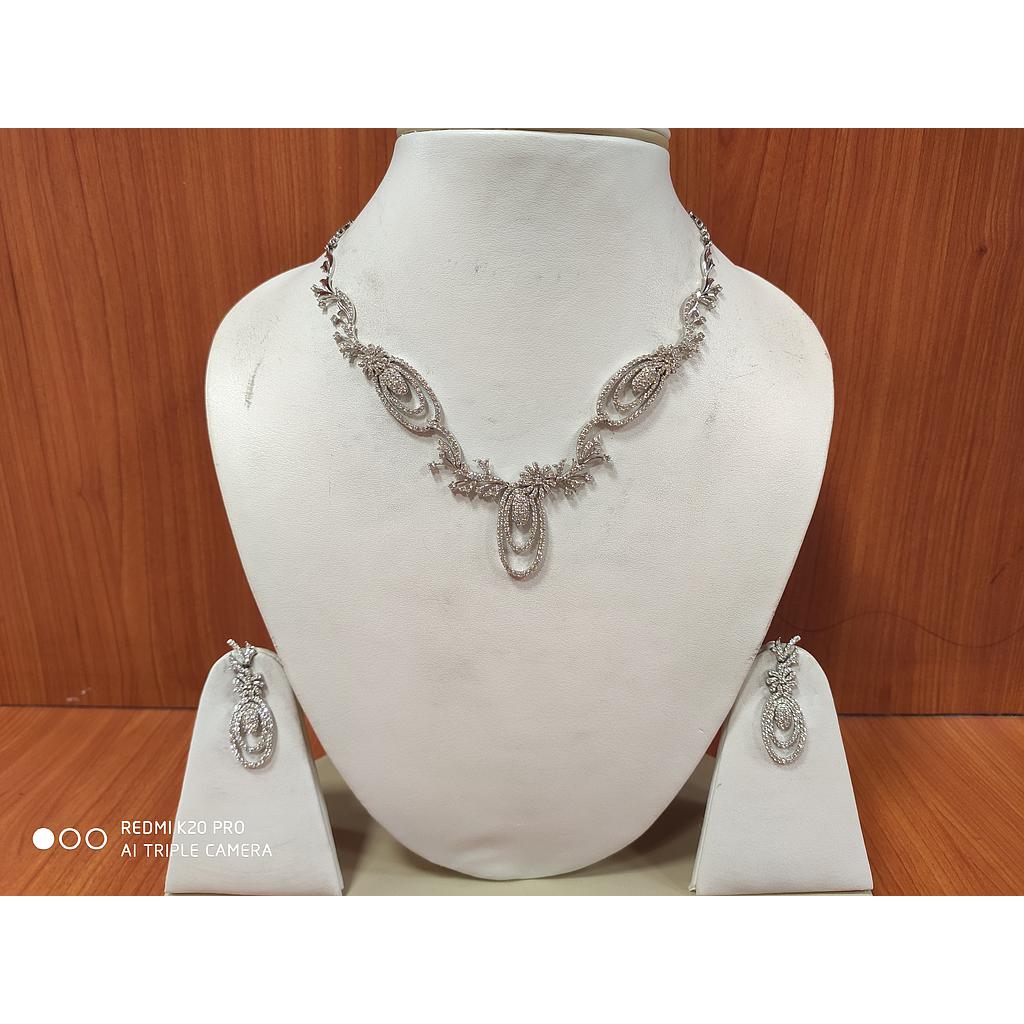DIAMOND SET ROUND