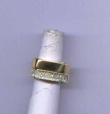 DIAMOND EARRING