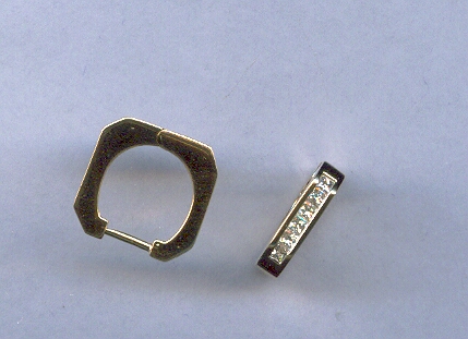 DIAMOND EARRING