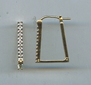 DIAMOND EARRING