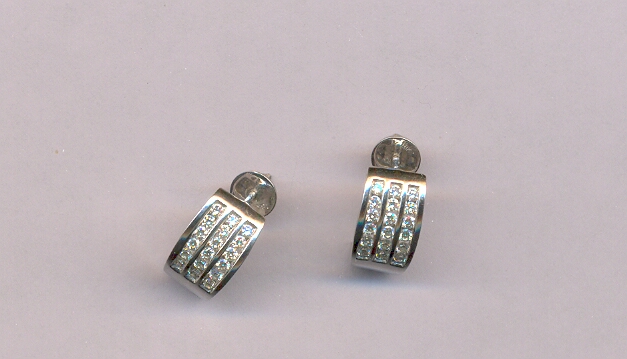 DIAMOND EARRING