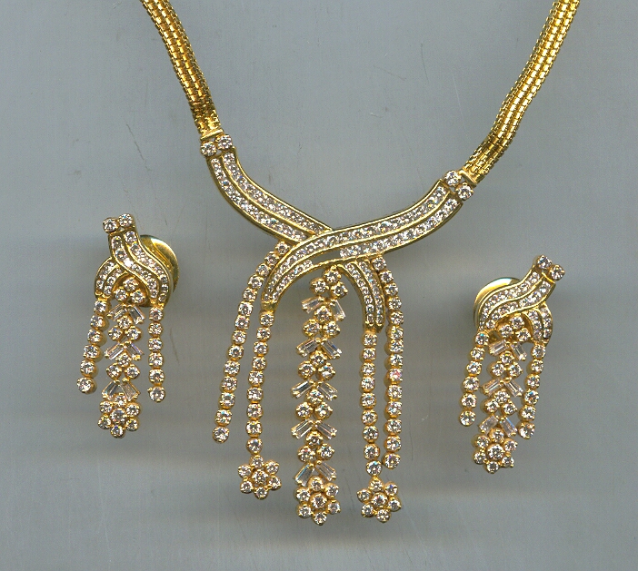 DIAMOND FULL SET PENDENT