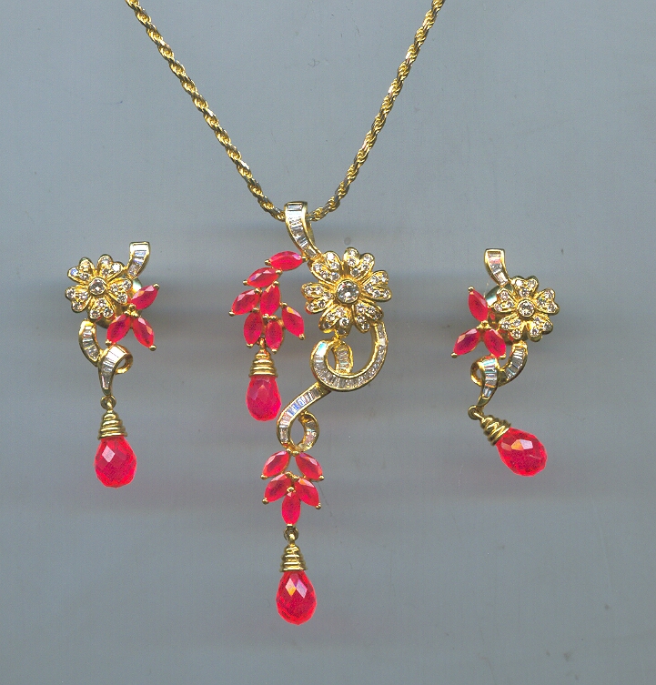 DIAMOND FULL SET PENDENT FANCY