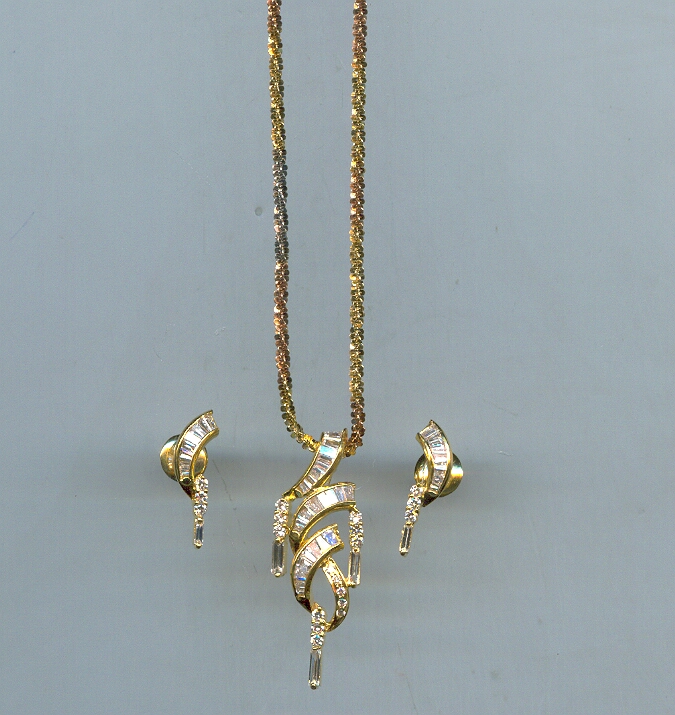 DIAMOND FULL SET PENDENT FANCY