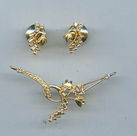 DIAMOND FULL SET PENDENT FANCY