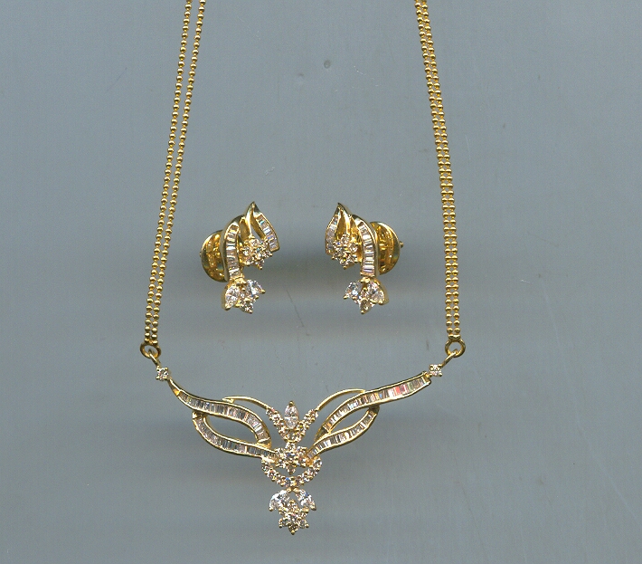 DIAMOND FULL SET PENDENT FANCY