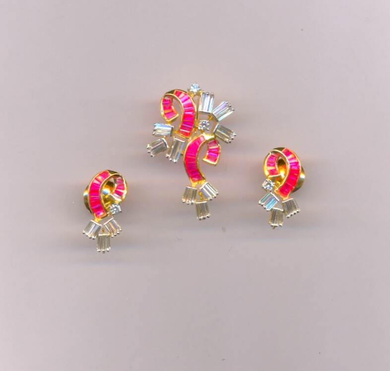 DIAMOND HALF SET PENDENT FANCY