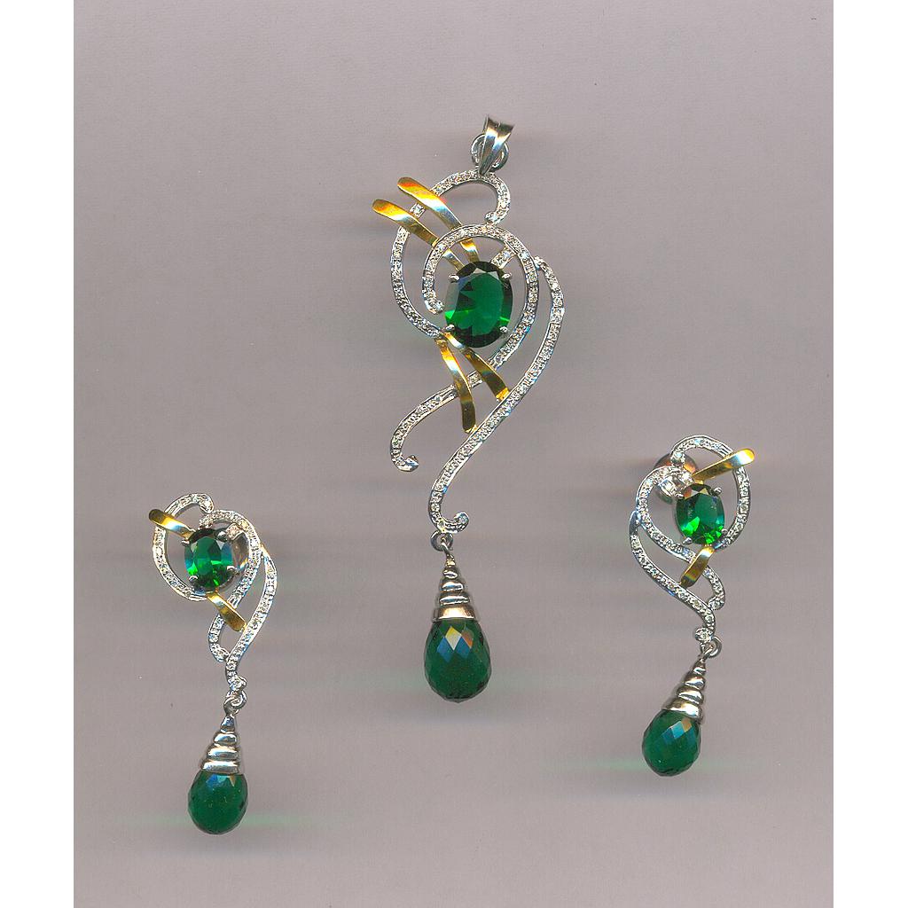 DIAMOND HALF SET PENDENT FANCY
