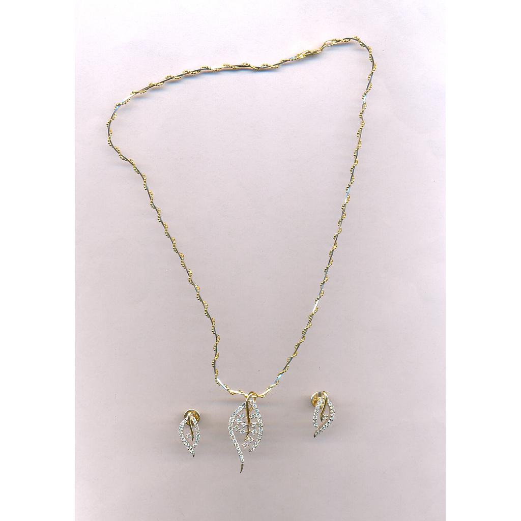 DIAMOND HALF SET PENDENT FANCY