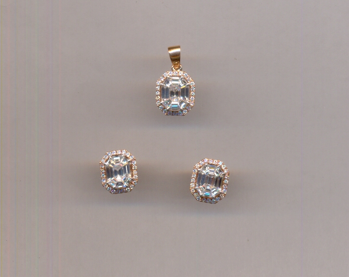 DIAMOND HALF SET PENDENT FANCY
