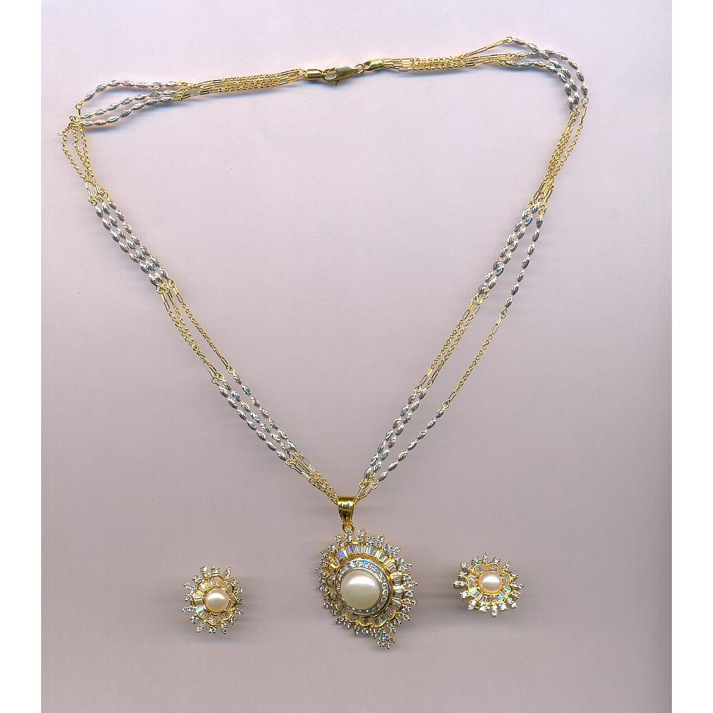 DIAMOND HALF SET PENDENT FANCY
