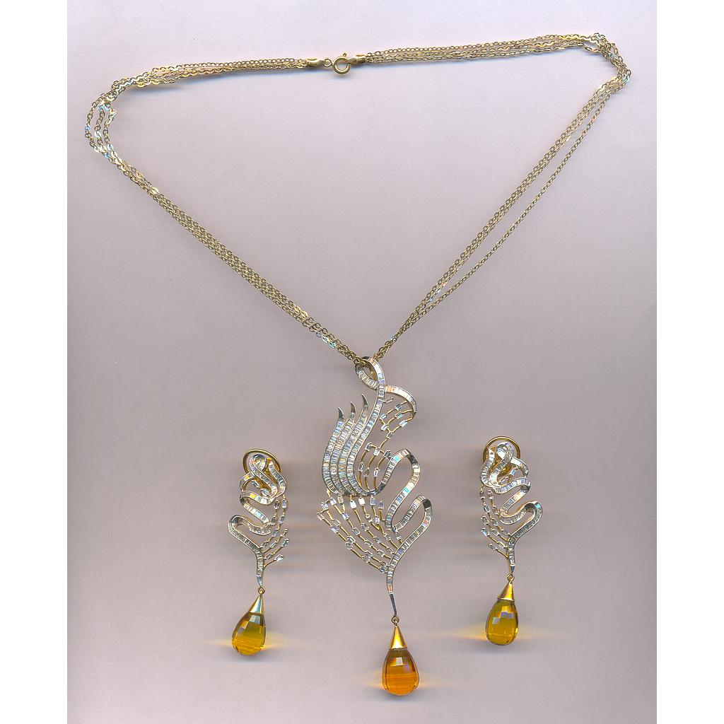 DIAMOND HALF SET PENDENT FANCY