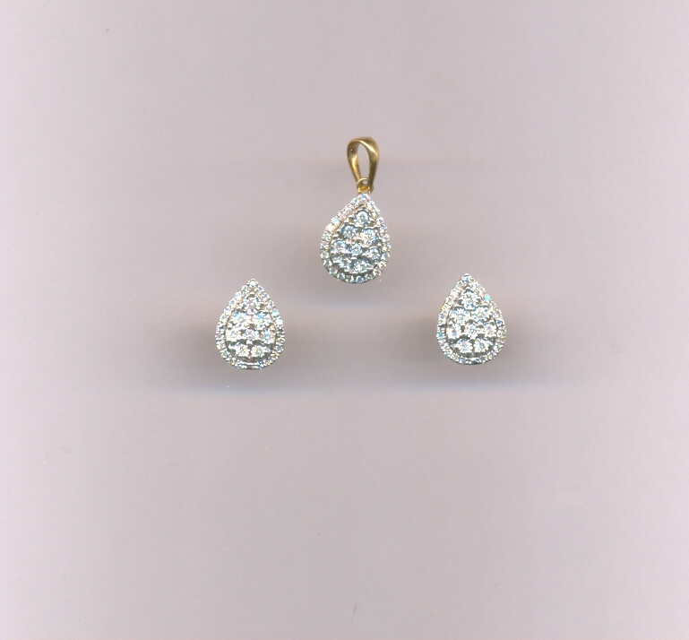 DIAMOND HALF SET PENDENT FANCY