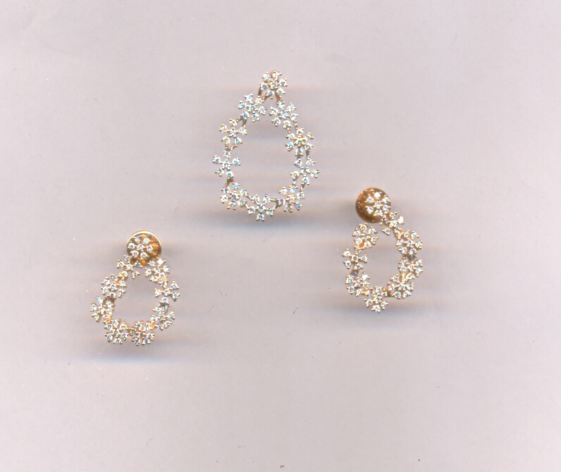 DIAMOND HALF SET PENDENT FANCY