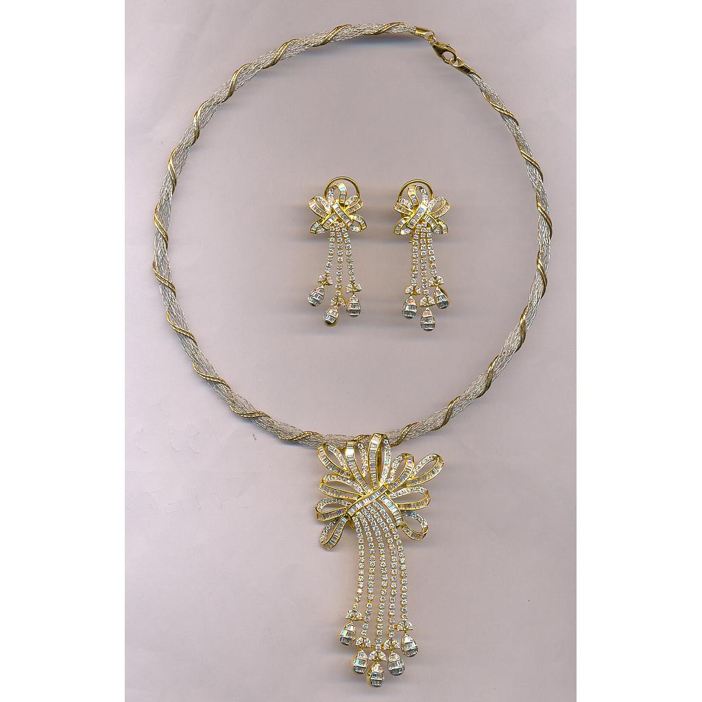 DIAMOND HALF SET PENDENT GENERAL