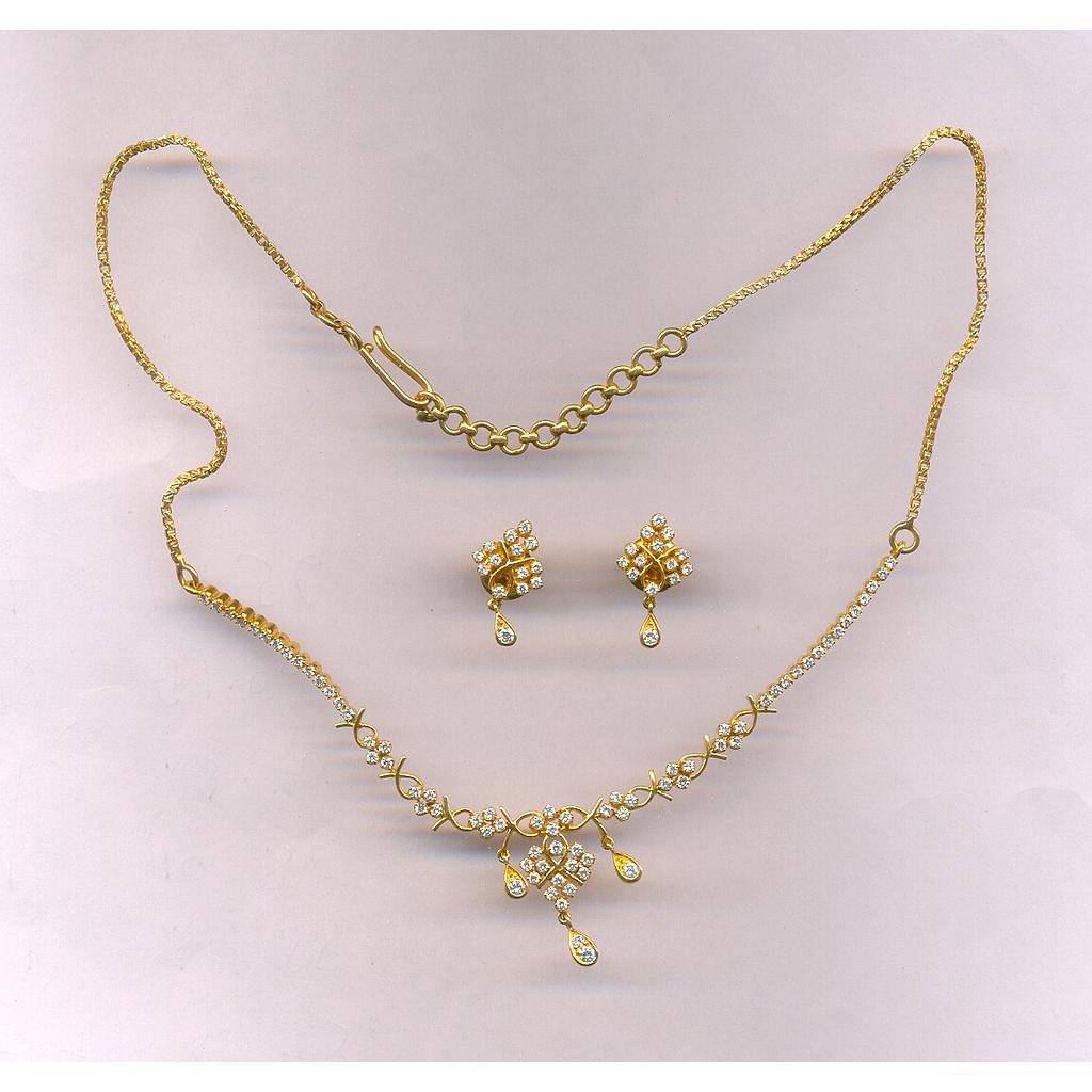 DIAMOND HALF SET PENDENT GENERAL