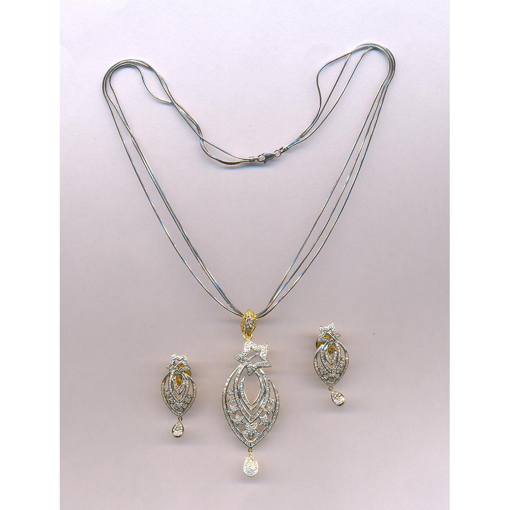 DIAMOND HALF SET PENDENT GENERAL