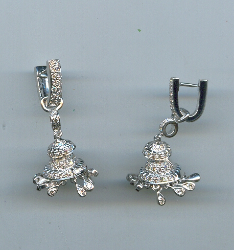 DIAMOND EARHANGING EXCLUSIVE