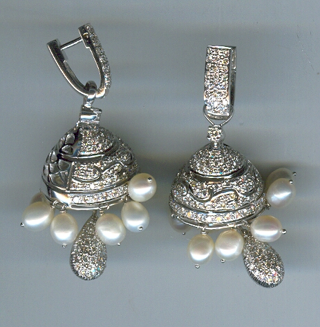 DIAMOND EARHANGING FANCY