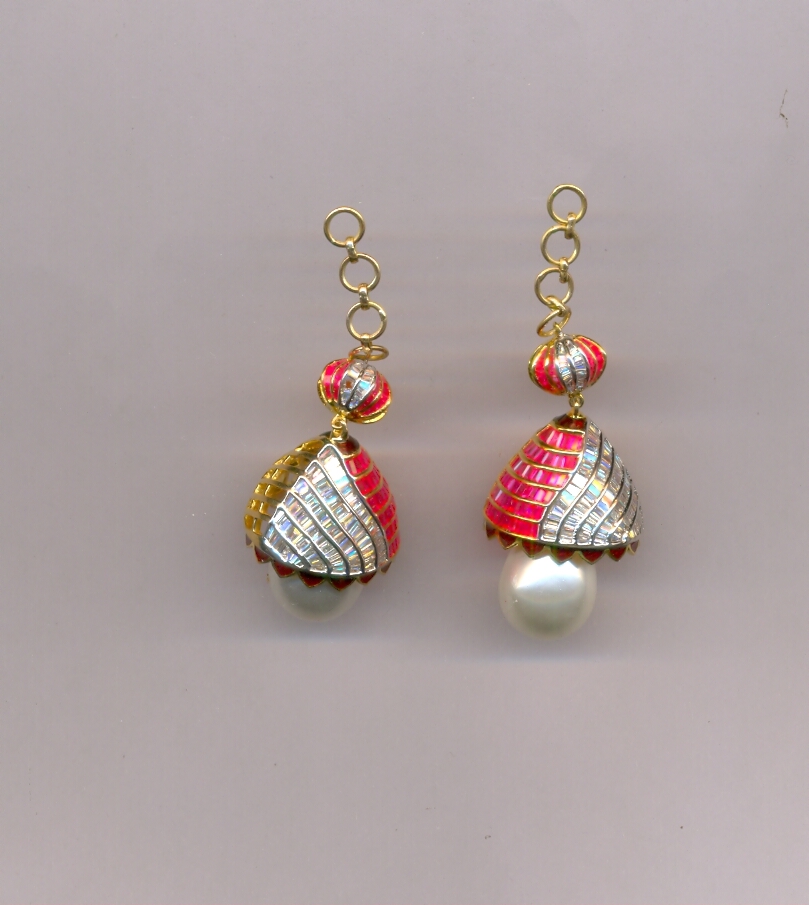 DIAMOND EARHANGING FANCY