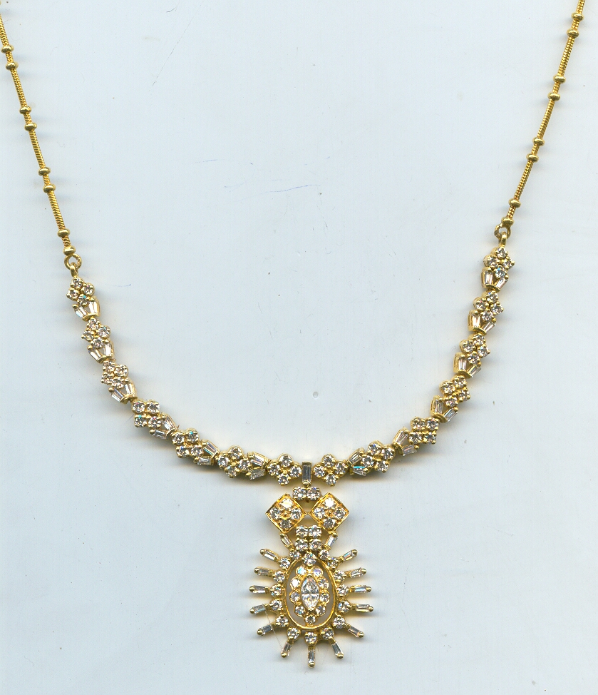 DIAMOND NECKLACE FANCY