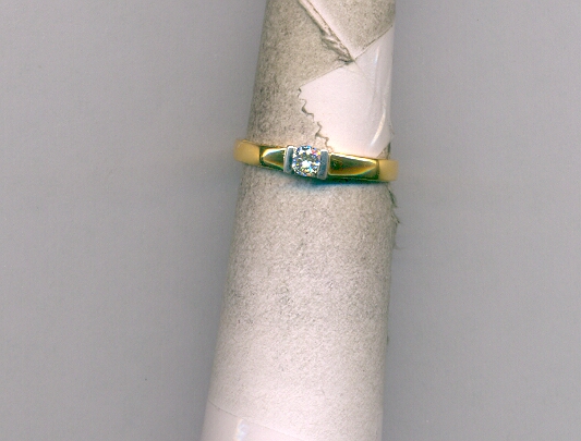 DIAMOND RING