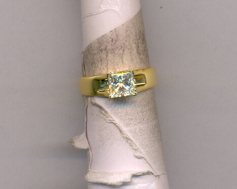 DIAMOND RING