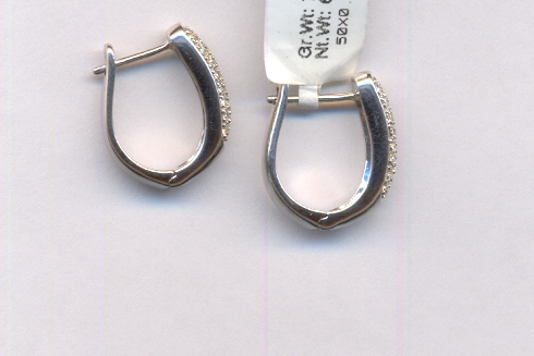 DIAMOND EARRING