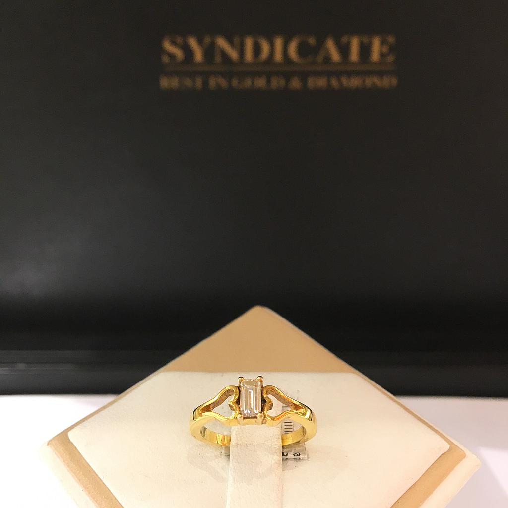 DIAMOND RING
