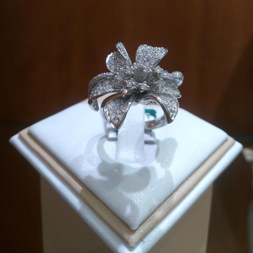 DIAMOND RING