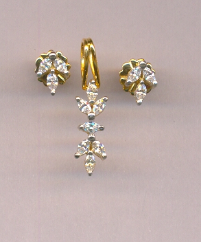 DIAMOND SET PENDENT FANCY