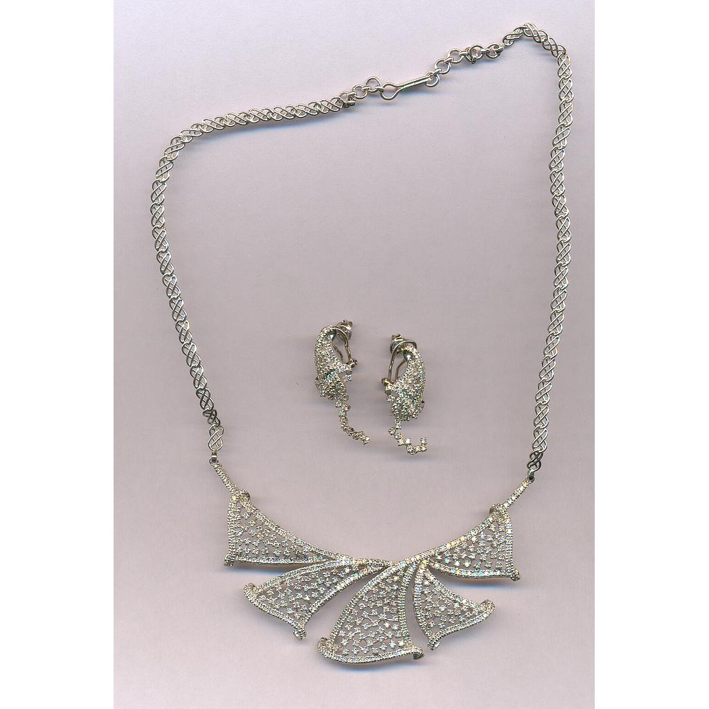 DIAMOND SET PENDENT FANCY