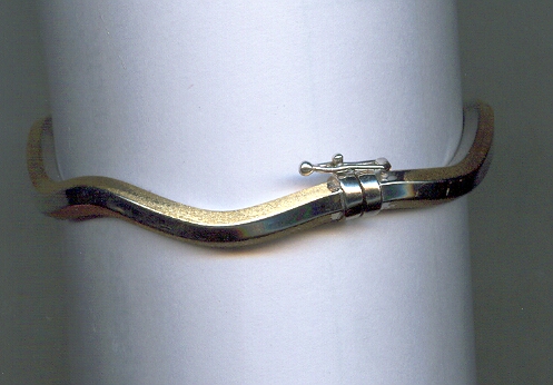 GOLD BANGLE IMPORTED EXCLUSIVE