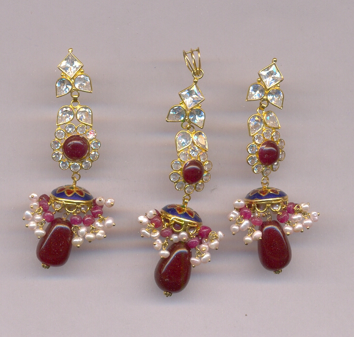 GOLD HALF SET PENDENT PLAIN EXCLUSIVE